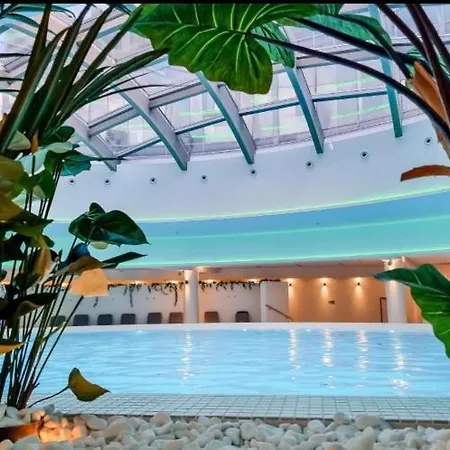 アパート Hanza Tower Family 20 & Pool & Jacuzzi & Sauna *