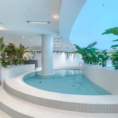 Hanza Tower Family 20 & Pool & Jacuzzi & Sauna *